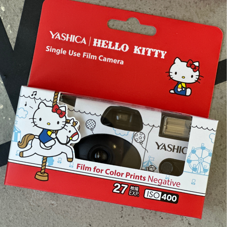 新品未開封★YASHICA HELLO KITTY 使い捨てカメラ ３個セット YASHICA Single Use Film Camera (Hello Kitty Playgound