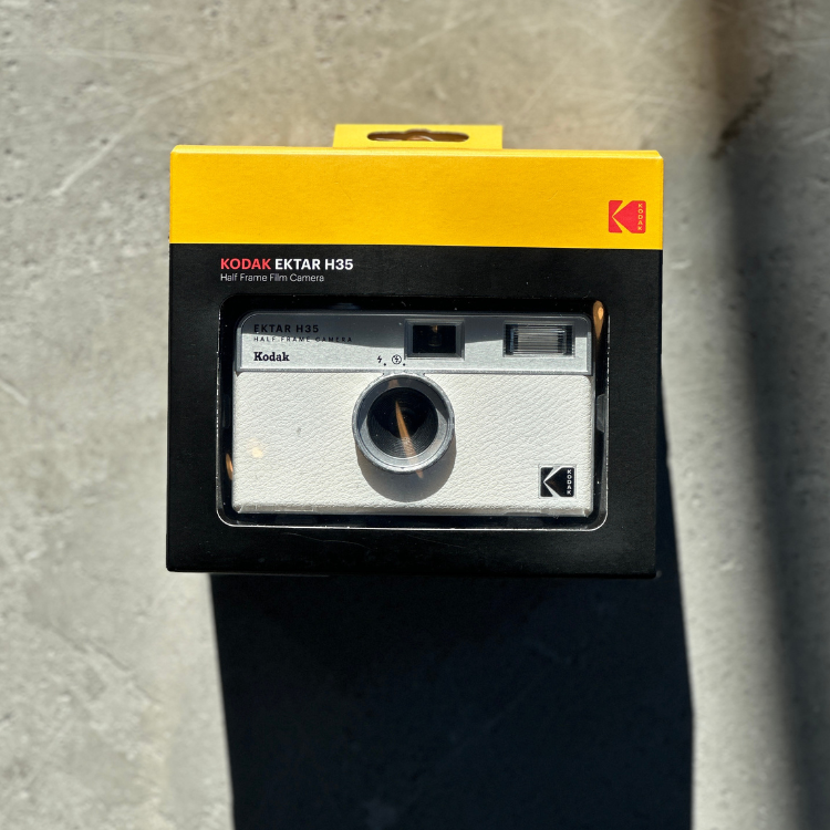 KODAK FunSaver 35mm シングルユース使い捨てカメラ (39枚撮り) | 三一