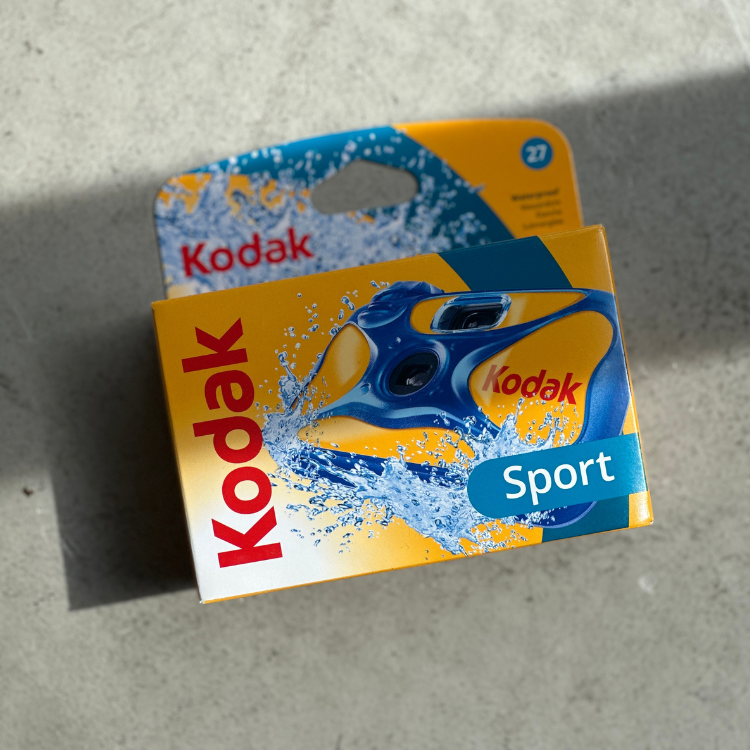KODAK FunSaver 35mm シングルユース使い捨てカメラ (39枚撮り) | 三一